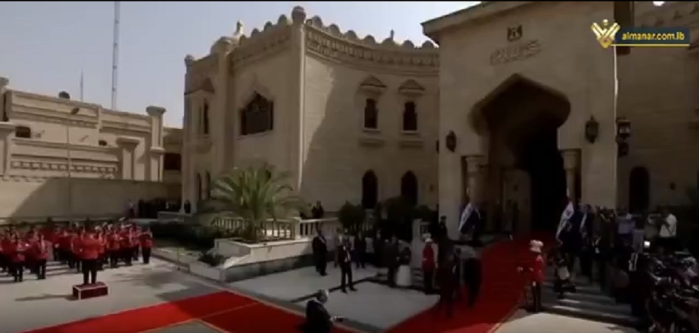 مراسم تسليم الرئيس العراقي عبد اللطيف رشيد منصبه